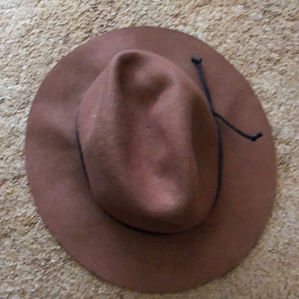 Floppy brown hat